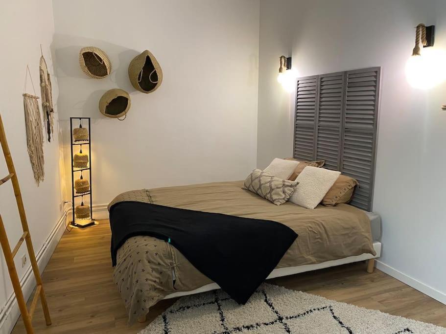 Appartamento Superbe Duplex Vue Cathedrale Exceptionnelle Périgueux Esterno foto